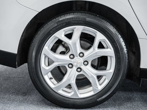 Used 2016 Chevrolet Volt Premier w/ Driver Confidence Package FWD image 16