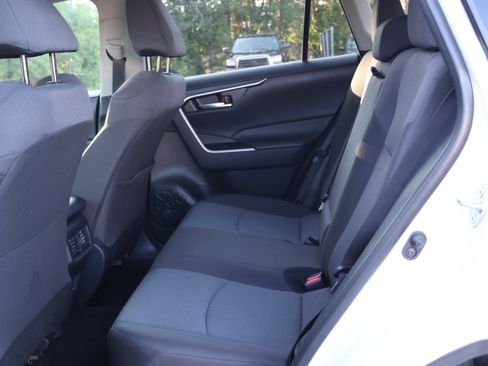 Certified 2025 Toyota RAV4 XLE FWD image 15