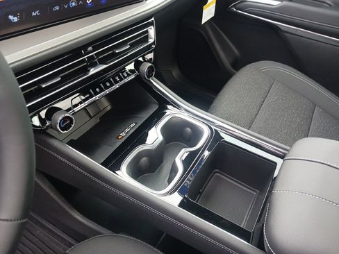 New 2026 Chevrolet Traverse LT w/ Sun and Wheel Package image 11