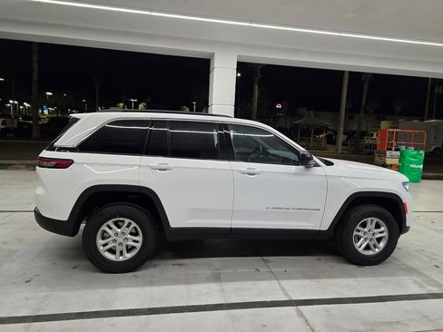 New 2025 Jeep Grand Cherokee Laredo w/ Luxury Tech Group I RWD image 7