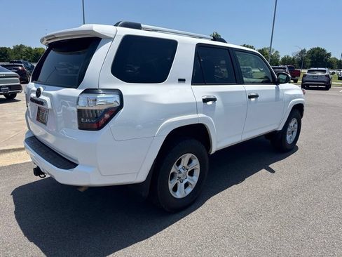 Used 2022 Toyota 4Runner SR5 AWD/4WD image 6