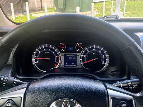 Used 2017 Toyota 4Runner SR5 RWD image 30