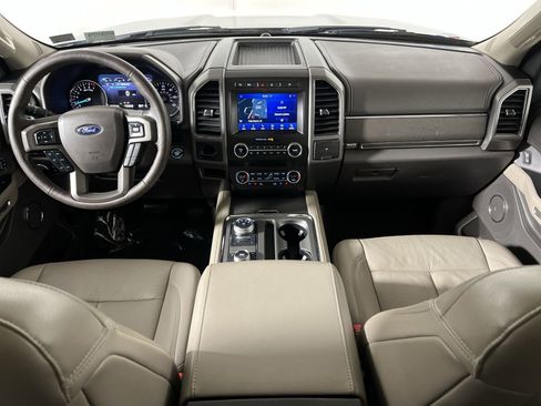 Used 2020 Ford Expedition XLT w/ Equipment Group 202A AWD/4WD image 23