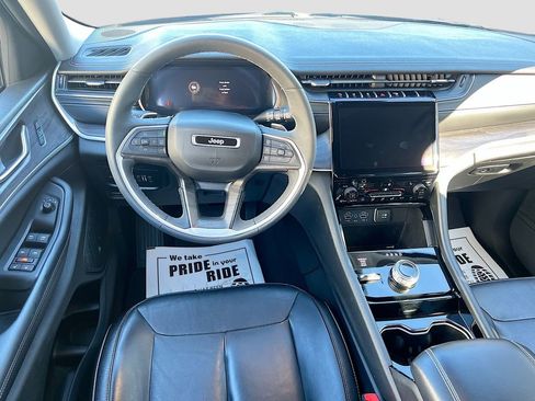 Used 2023 Jeep Grand Cherokee Limited image 19