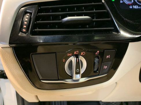 Used 2022 BMW 530i xDrive w/ Premium Package image 20