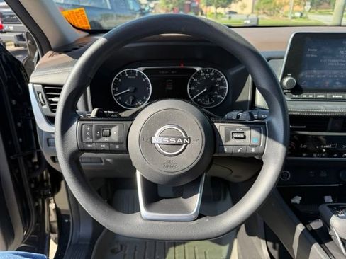 Used 2023 Nissan Rogue SV AWD/4WD image 19