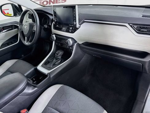 Certified 2022 Toyota RAV4 XLE w/ Convenience Package AWD/4WD image 33