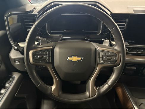 Used 2022 Chevrolet Silverado 1500 High Country w/ High Country Premium Package AWD/4WD image 18