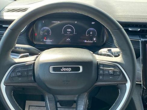 Used 2023 Jeep Grand Cherokee Limited AWD/4WD image 8