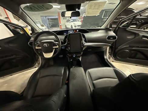 Used 2018 Toyota Prius Prime Premium w/ Carpet Mat Package FWD image 23