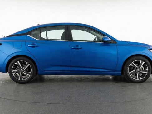 Used 2025 Nissan Sentra SV image 11