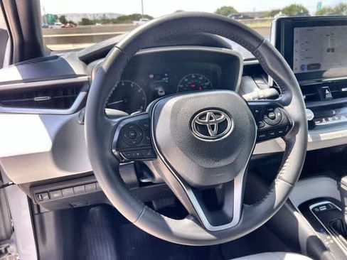Used 2023 Toyota Corolla SE FWD image 17