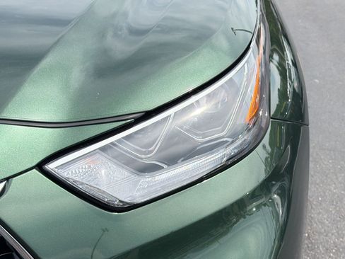 Used 2023 Toyota Highlander Limited FWD image 11