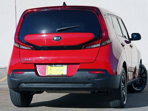 Used 2021 Kia Soul LX FWD image 4