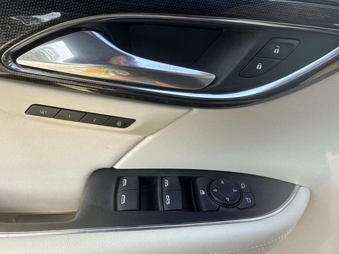 Used 2021 Buick Envision Essence FWD image 19