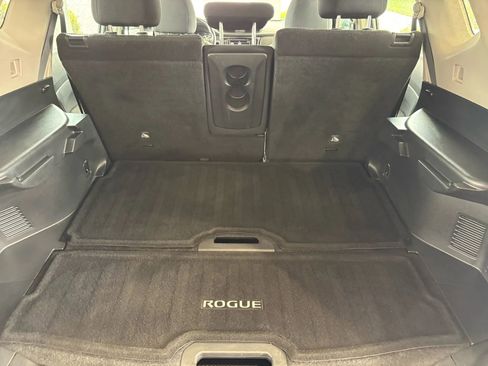 Used 2020 Nissan Rogue S image 24