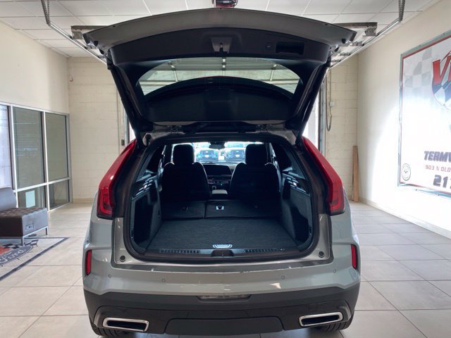 Used 2025 Cadillac XT4 Premium Luxury AWD/4WD image 8