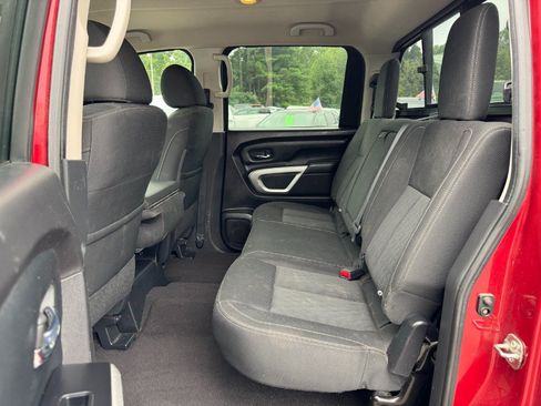 Used 2017 Nissan Titan SV AWD/4WD image 16