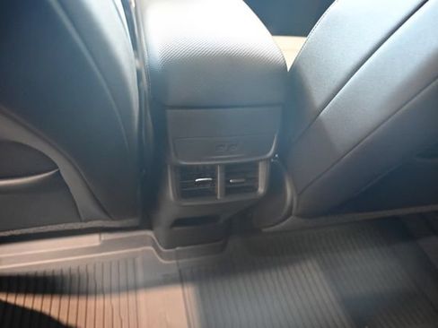 Used 2026 Chevrolet Equinox LT w/ Convenience Package II FWD image 26