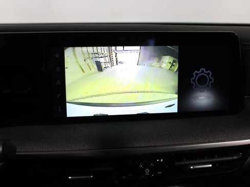 Used 2025 Nissan Kicks SV FWD image 22