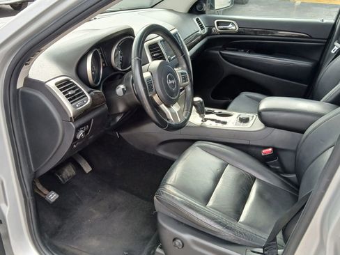 Used 2011 Jeep Grand Cherokee Laredo image 12