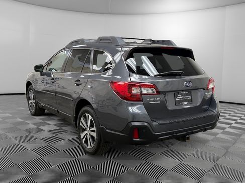 Used 2018 Subaru Outback 3.6R Limited image 3
