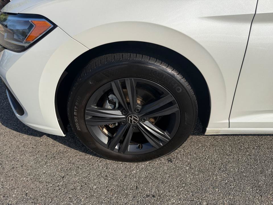 Certified 2022 Volkswagen Jetta SE FWD image 27