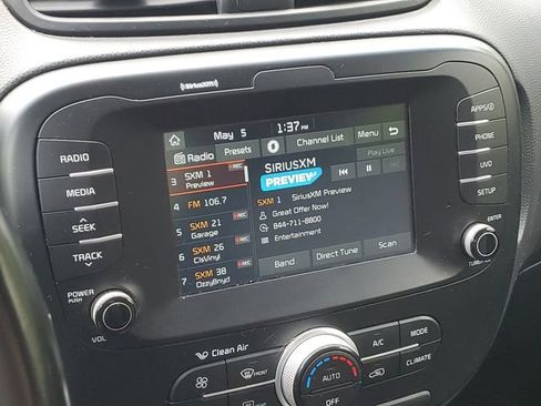 Used 2018 Kia Soul + FWD image 12