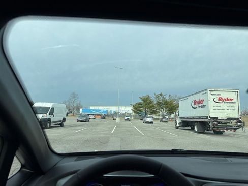 Used 2025 Chrysler Pacifica Limited image 39