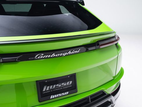 Used 2023 Lamborghini Urus Performante AWD/4WD image 37
