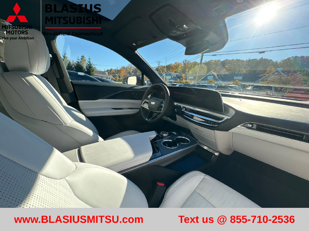 Used 2024 Cadillac Lyriq Luxury AWD/4WD image 53