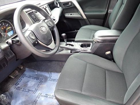 Used 2016 Toyota RAV4 LE FWD image 10