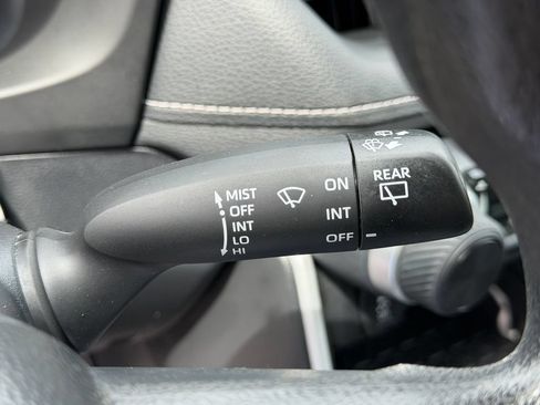 Used 2022 Toyota RAV4 LE AWD/4WD image 31