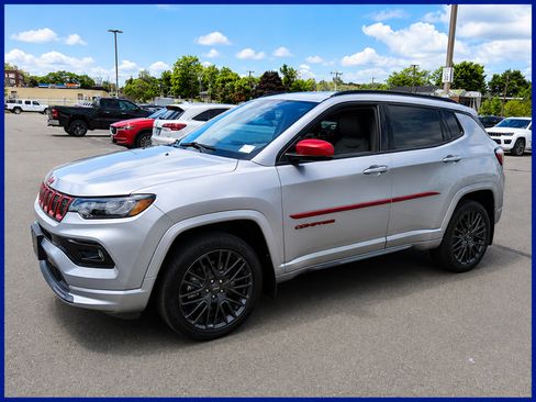 Used 2023 Jeep Compass Limited AWD/4WD image 1