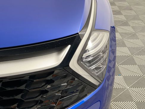 Certified 2025 Kia Sportage EX image 9