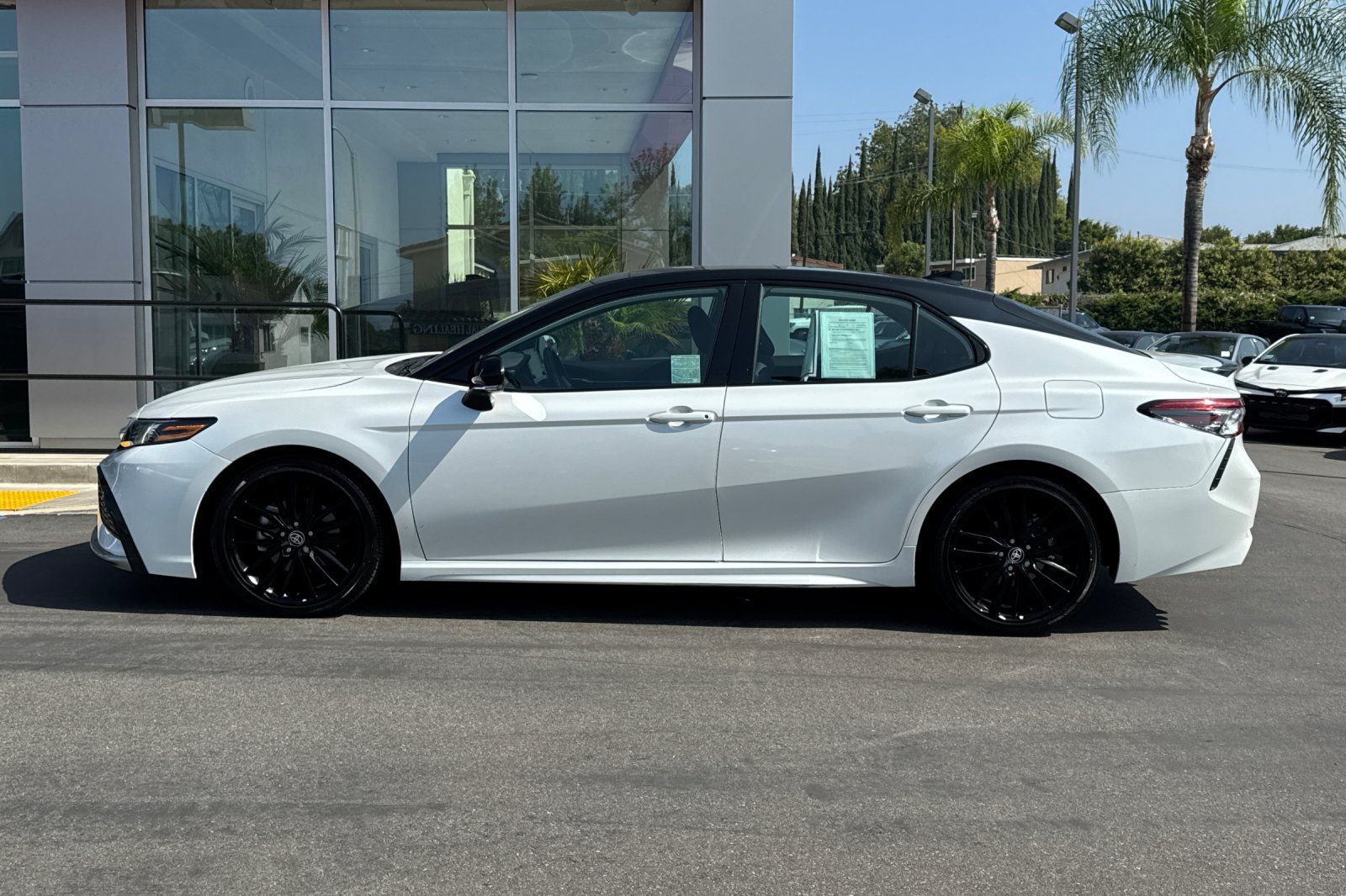 Used 2023 Toyota Camry XSE FWD image 9