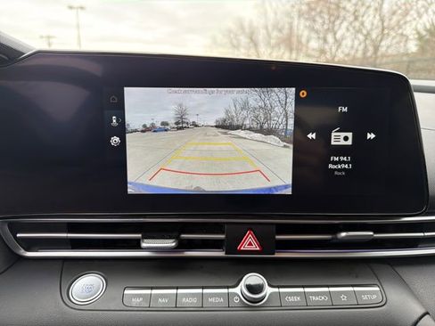 Used 2025 Hyundai Elantra SEL image 23