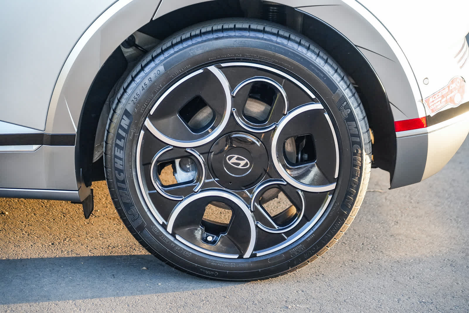 Certified 2024 Hyundai Ioniq 5 Limited AWD/4WD image 10