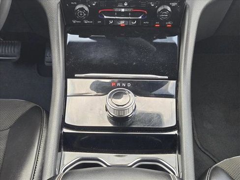 Used 2023 Jeep Grand Cherokee L Laredo image 8