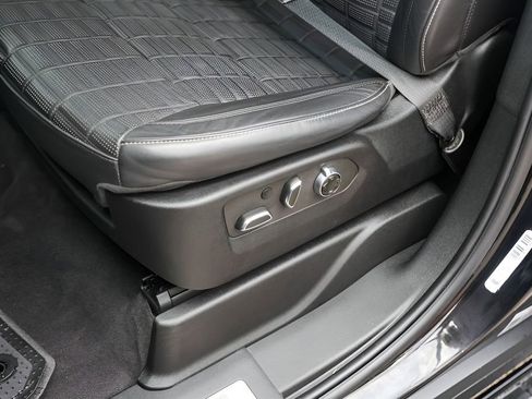 Certified 2023 Cadillac Escalade ESV Sport Platinum AWD/4WD image 8