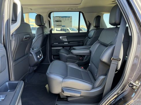 New 2025 Ford Expedition Platinum w/ Driver's Package image 58