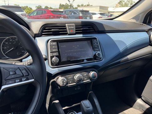 Used 2025 Nissan Versa SV FWD image 17