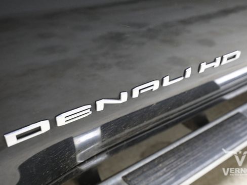 Used 2021 GMC Sierra 2500 Denali w/ Denali Ultimate Package AWD/4WD image 12