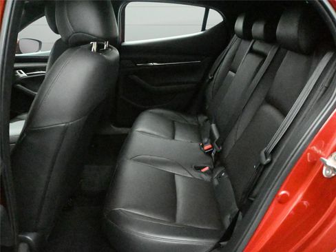 Used 2021 MAZDA MAZDA3 s image 9