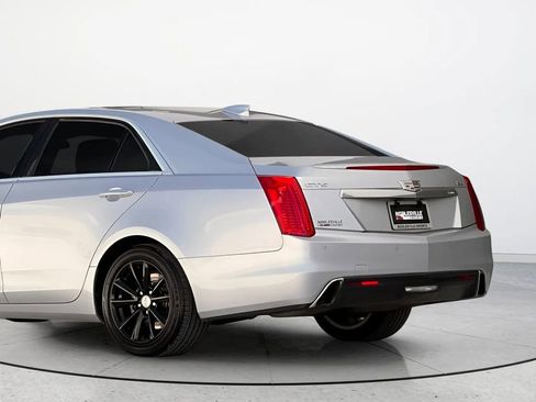 Used 2018 Cadillac CTS Luxury RWD image 5