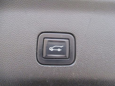 Used 2022 GMC Yukon XL Denali w/ Max Trailering Package image 42