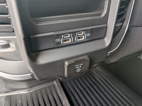 Used 2022 RAM 2500 Big Horn w/ Level B Equipment Group AWD/4WD image 17