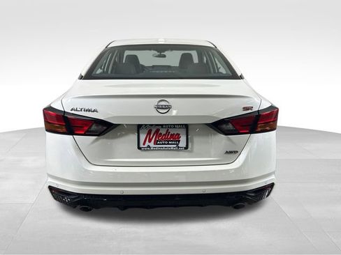 Used 2025 Nissan Altima 2.5 SR w/ SR Premium Package image 6