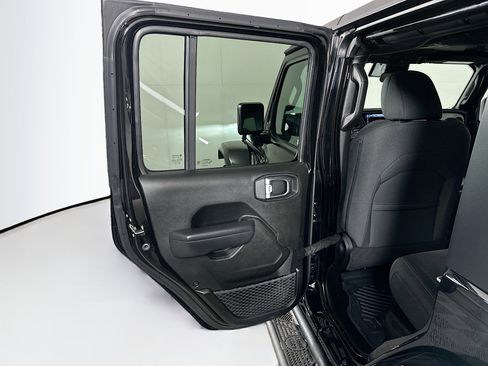 Used 2024 Jeep Wrangler Unlimited w/ Convenience Group AWD/4WD image 24