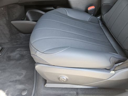 New 2026 Mercedes-Benz EQE 320 4MATIC SUV image 23